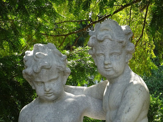 Engelbrunnen im Schlosspark Schnbrunn