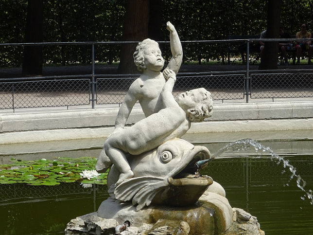 Fischbassin im Schlosspark Schnbrunn
