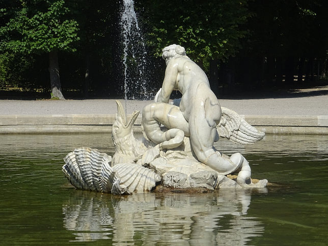 stlicher Najadenbrunnen (Rundbassin)