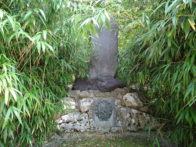 Schloss Schnbrunn, Denkmal fr Philipp Franz Siebold (43)