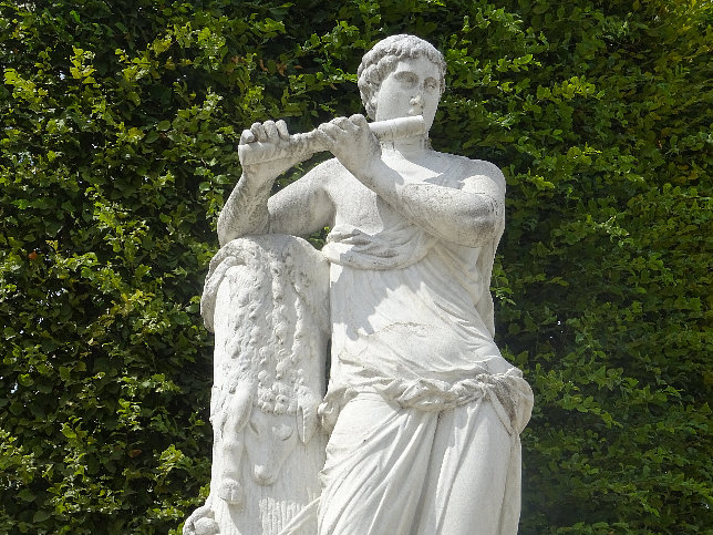 Schloss Schnbrunn, Statue Merkur (18)