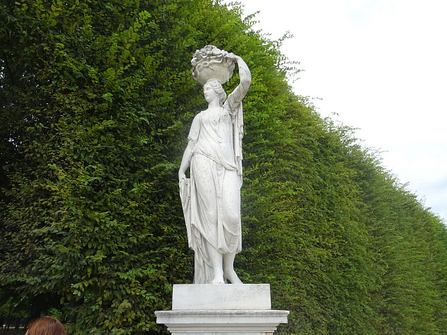 Schloss Sch�nbrunn, Statue Priesterin der Ceres (23)