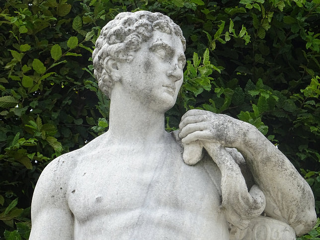 Schloss Schnbrunn, Statue Herkules (24)