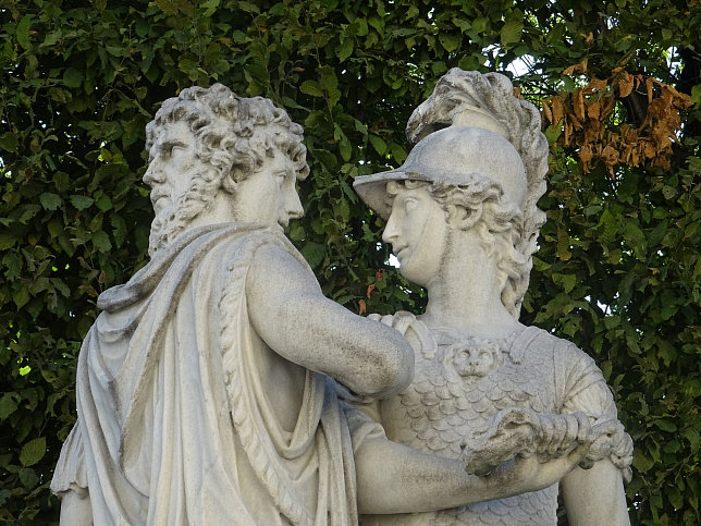 Schloss Schnbrunn, Statue Janus und Bellona (29)
