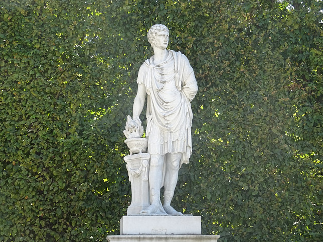 Schloss Sch�nbrunn, Statue Gaius Mucius Scaevola (32)