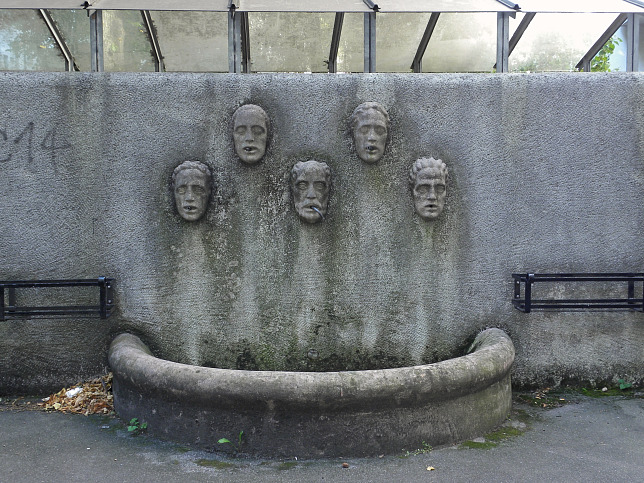 Brunnen im Ferdinand-Blat-Hof