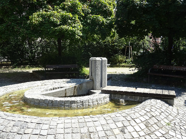 Denkmalbrunnen Breitensee