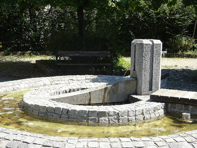 Denkmalbrunnen Breitensee