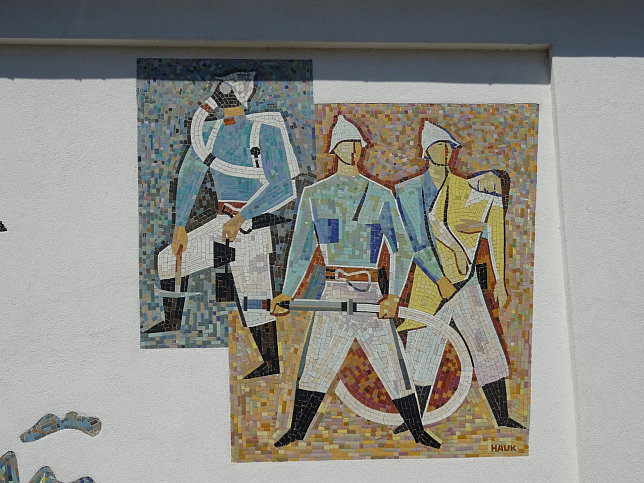 Mosaik 'Entwicklung der Wiener Feuerwehr von der Gotik bis heute'