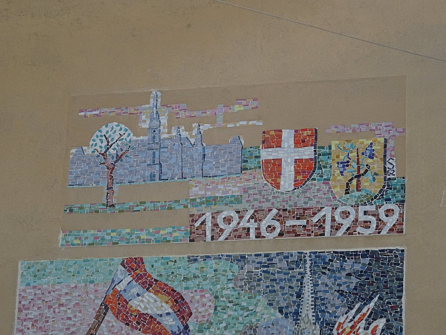 Sgraffito am Lois Weinberger-Hof