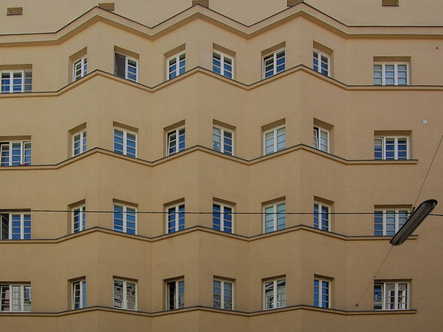 Dr.-Friedrich-Becke-Hof
