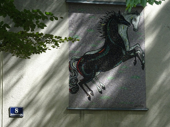 Karl-Panek-Hof, Wandmosaik