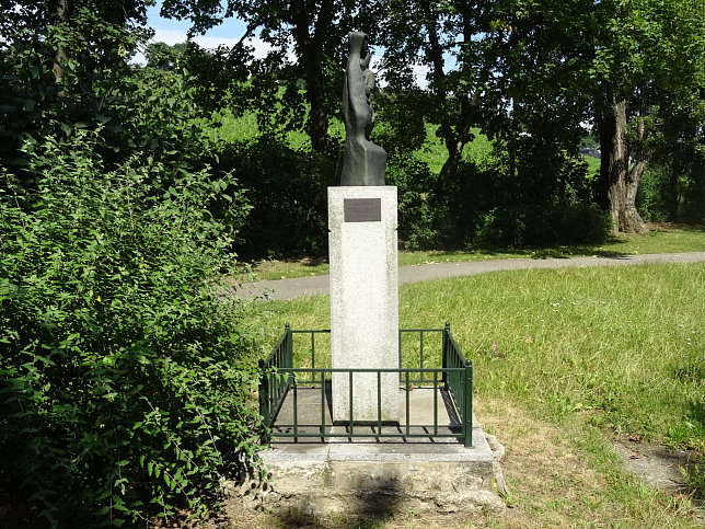 Schutzmantelmadonna (Hernals)