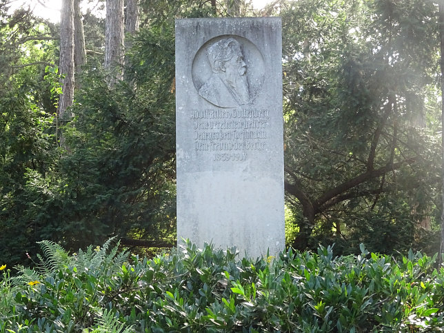 Adolf-Guttenberg-Denkmal