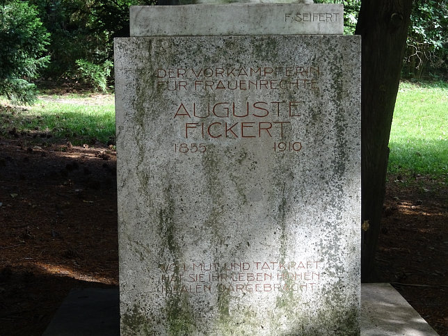 Auguste-Fickert-Denkmal