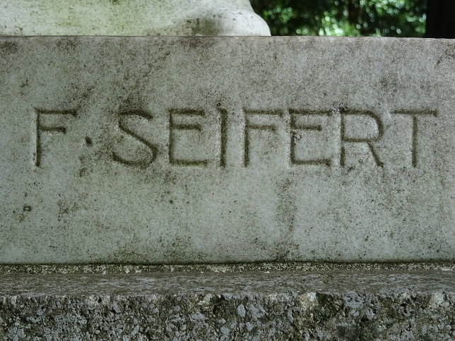 Auguste-Fickert-Denkmal