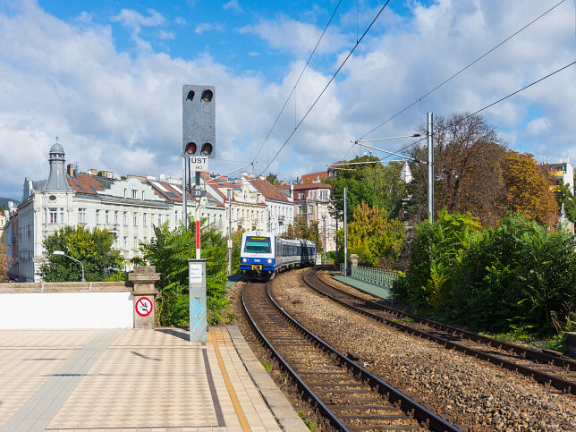 Vorortelinie nahe dem Bahnhof Gersthof