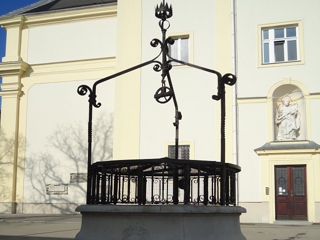 Zierbrunnen auf dem Kahlenberg