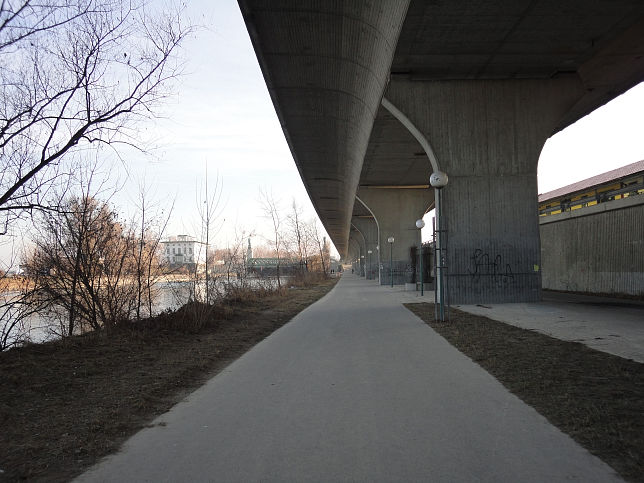 Hochtrasse der Klosterneuburger Stra�e (B14)
