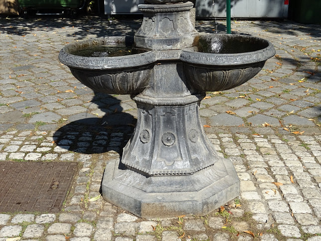 Brunnen Sieveringer Straße
