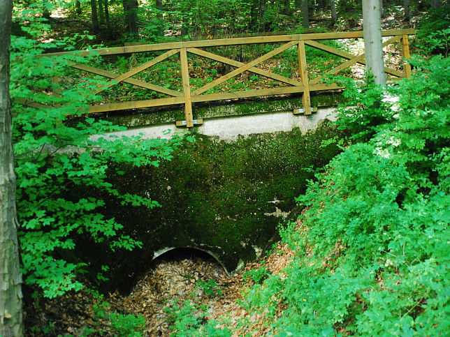Durchlass unter Wanderweg neben B1939