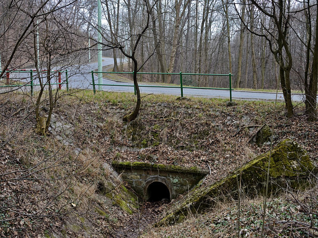 Gerinnedurchlass bei der Grotte