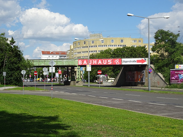 Adalbert-Stifter-Strae Eisenbahnbrcke