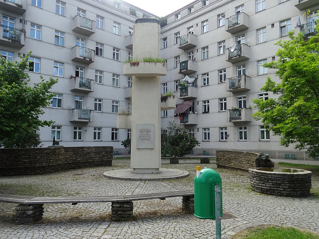 Gregor-Mendel-Denkmal