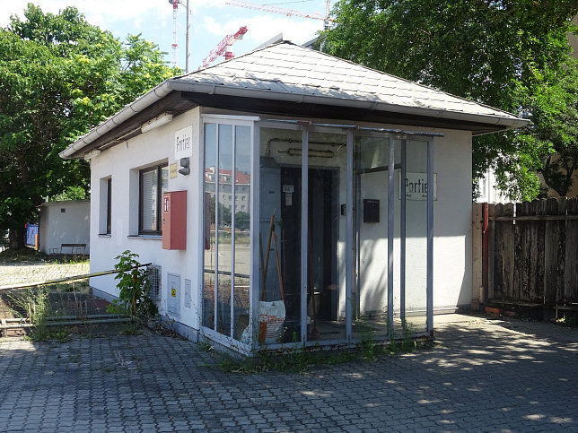 Nordwestbahnhof, Portier