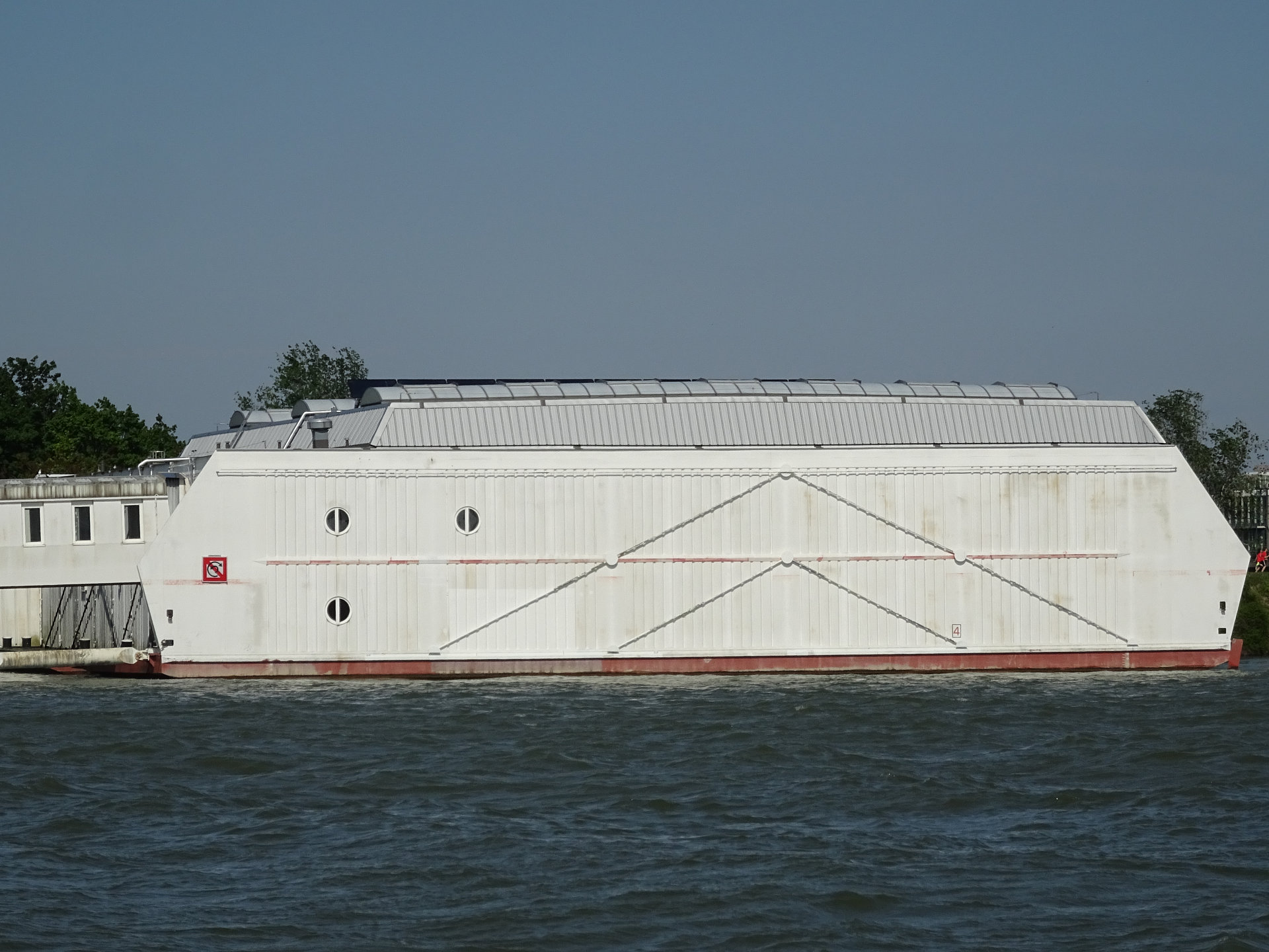Wien Schulschiff Bertha von Suttner