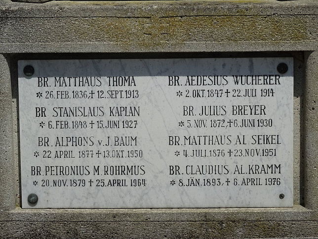 Strebersdorfer Friedhof, Grab der Schulbr�der M3