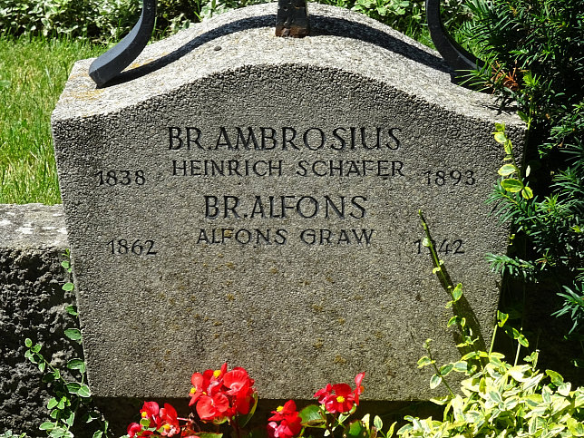 Strebersdorfer Friedhof, Grab der Schulbr�der