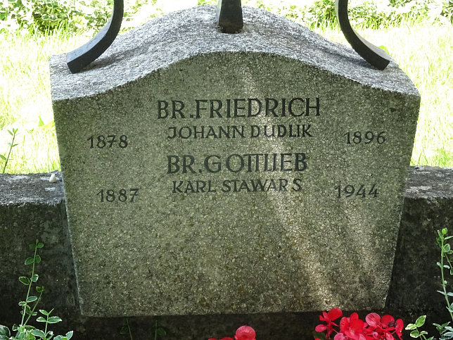 Strebersdorfer Friedhof, Grab der Schulbr�der