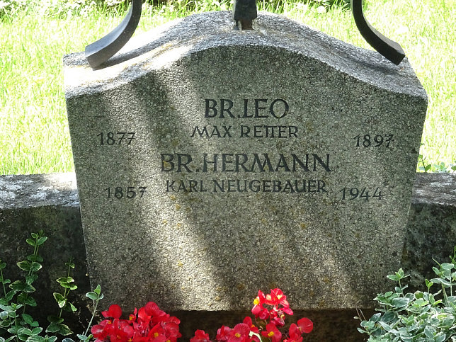 Strebersdorfer Friedhof, Grab der Schulbr�der