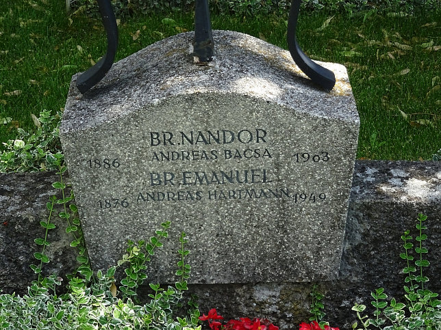 Strebersdorfer Friedhof, Grab der Schulbr�der