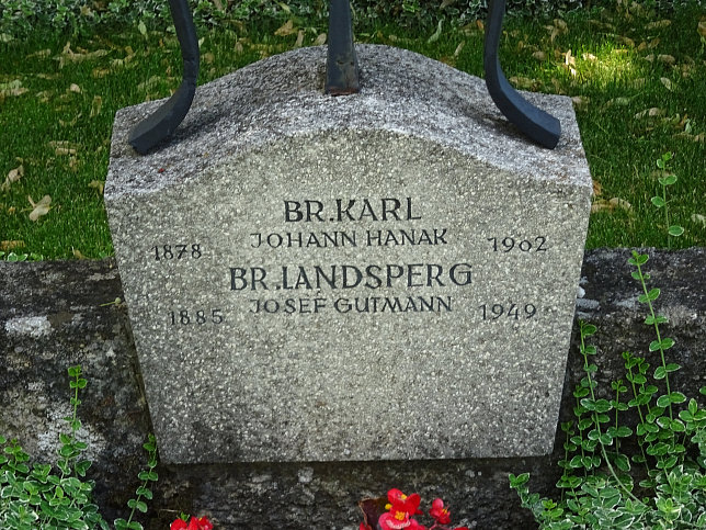 Strebersdorfer Friedhof, Grab der Schulbr�der