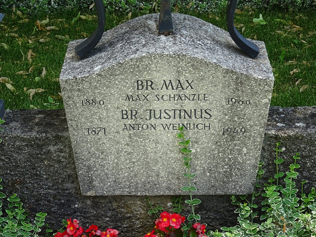 Strebersdorfer Friedhof, Grab der Schulbr�der