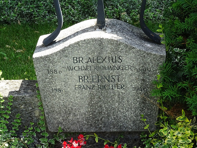 Strebersdorfer Friedhof, Grab der Schulbr�der