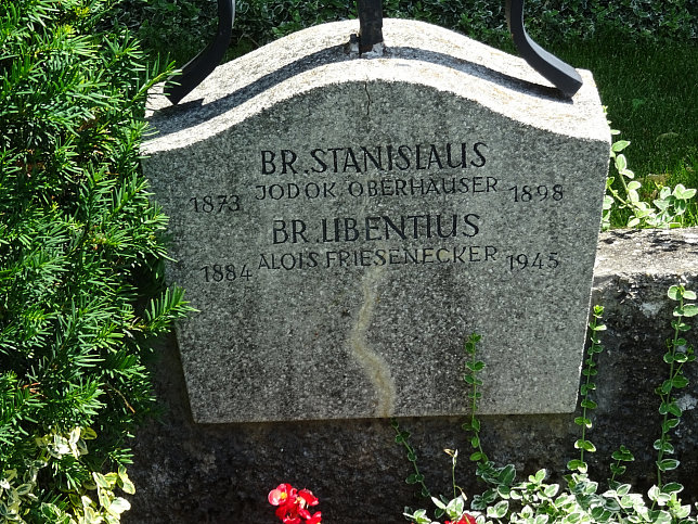 Strebersdorfer Friedhof, Grab der Schulbr�der