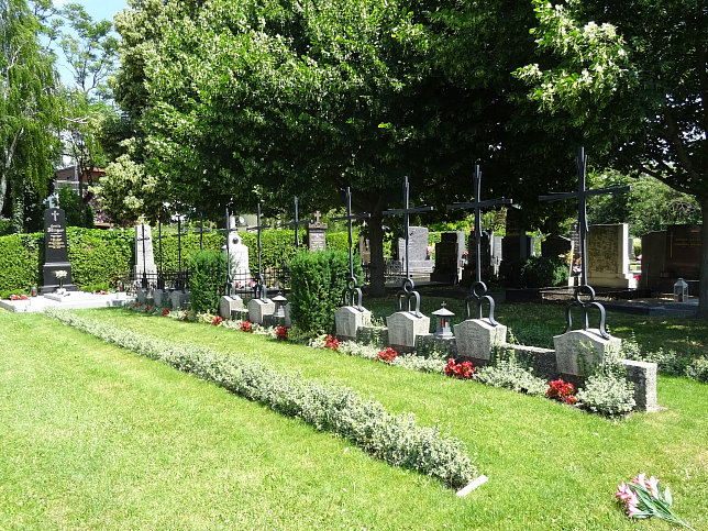 Strebersdorfer Friedhof, Grab der Schulbrder