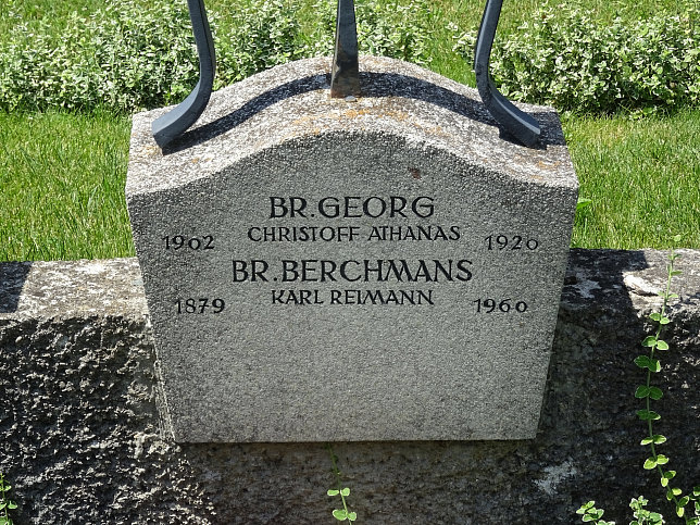 Strebersdorfer Friedhof, Grab der Schulbr�der