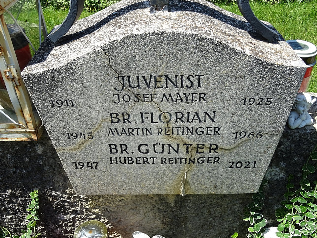 Strebersdorfer Friedhof, Grab der Schulbr�der