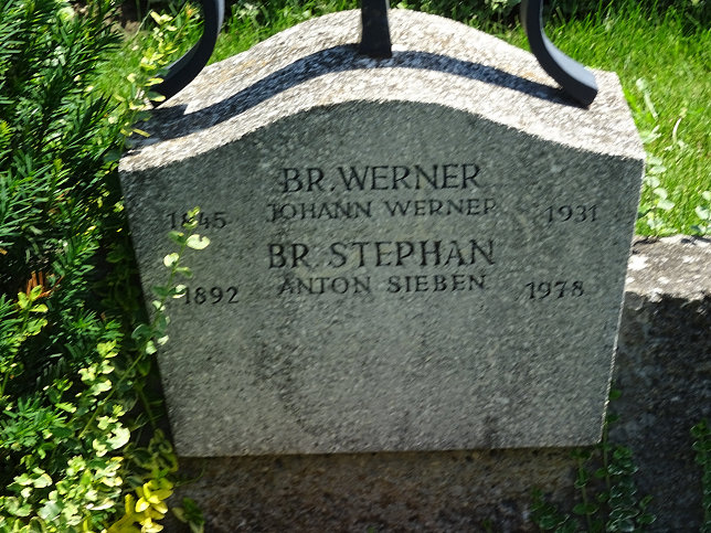 Strebersdorfer Friedhof, Grab der Schulbr�der