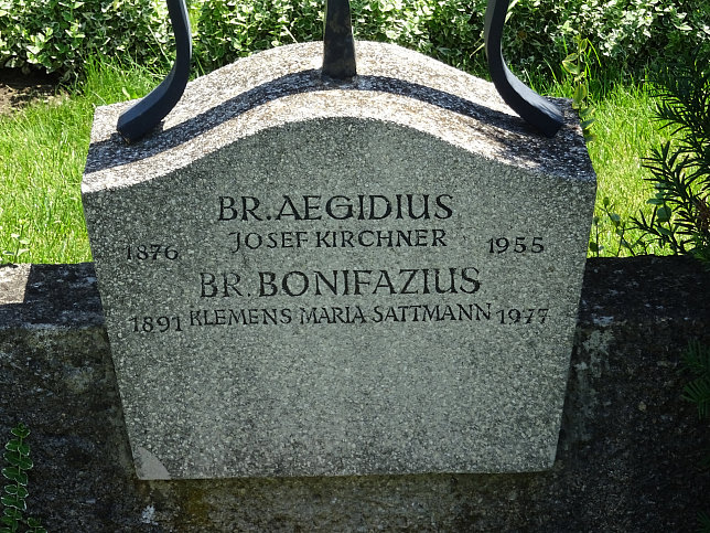 Strebersdorfer Friedhof, Grab der Schulbr�der