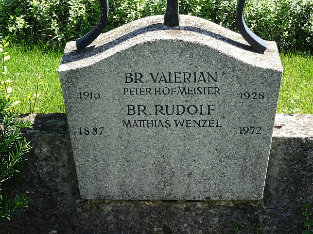 Strebersdorfer Friedhof, Grab der Schulbr�der