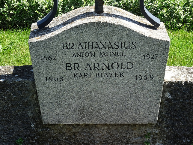 Strebersdorfer Friedhof, Grab der Schulbr�der