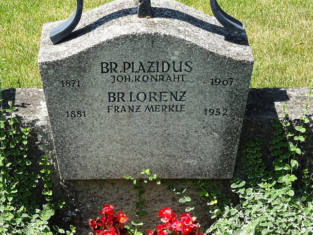 Strebersdorfer Friedhof, Grab der Schulbr�der