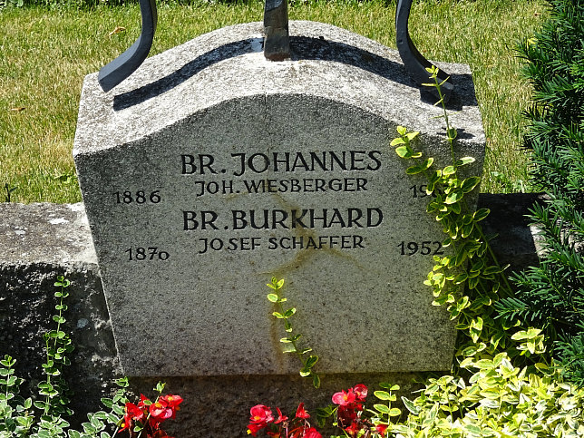 Strebersdorfer Friedhof, Grab der Schulbr�der