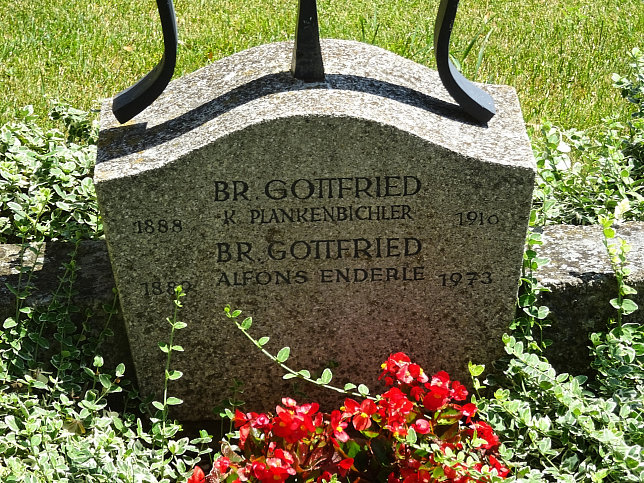 Strebersdorfer Friedhof, Grab der Schulbr�der