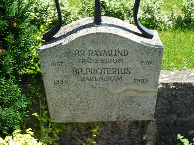 Strebersdorfer Friedhof, Grab der Schulbr�der